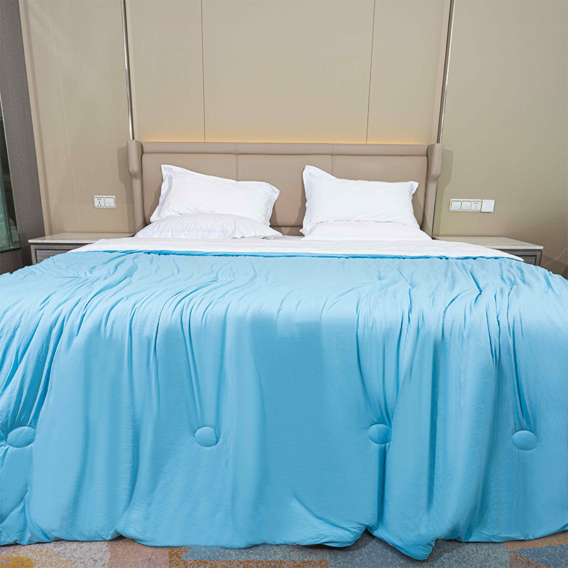 PCM Cooling Comforter - Blue Silky Cooling Surface Design Reslion For Hot Sleepers dan Night Sweats