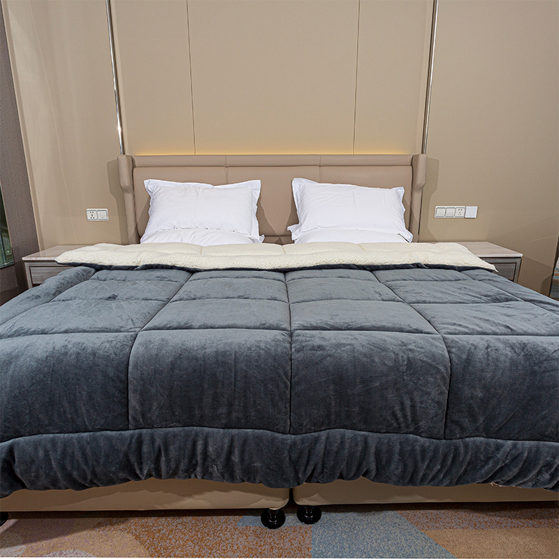3 potong penghibur reversibel set flanel ultra lembut, poliester mengisi cuaca dingin musim dingin tempat tidur bulu domba hangat dengan sham yang serasi