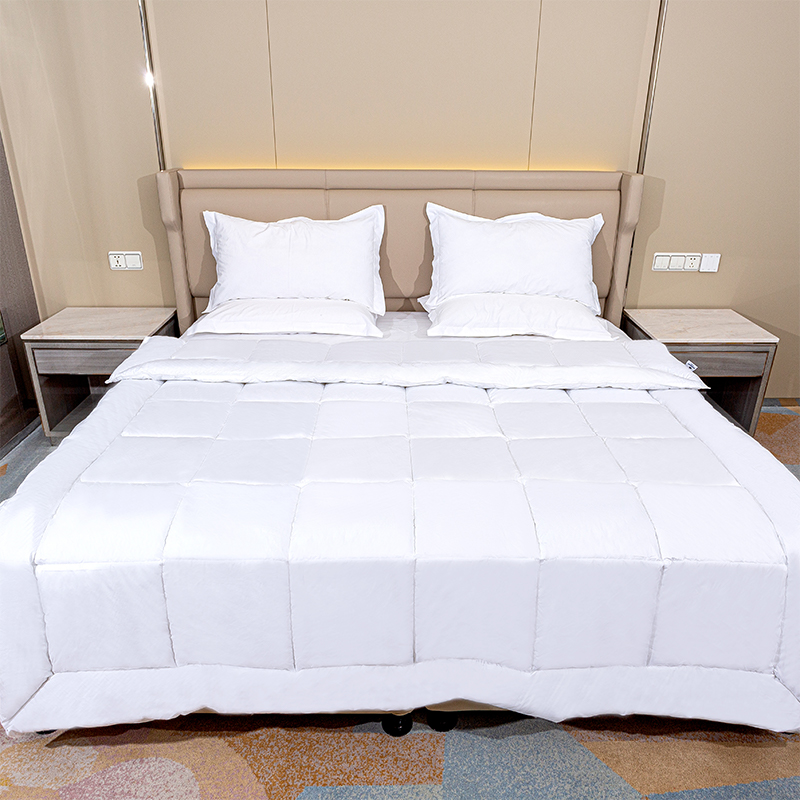 Cotton Cover Lightweight Polyester Comfortter ， Ultra-Soft Duvet Insert untuk cuaca hangat ， GRS Recycled Microfiber Breath Bed Quilt
